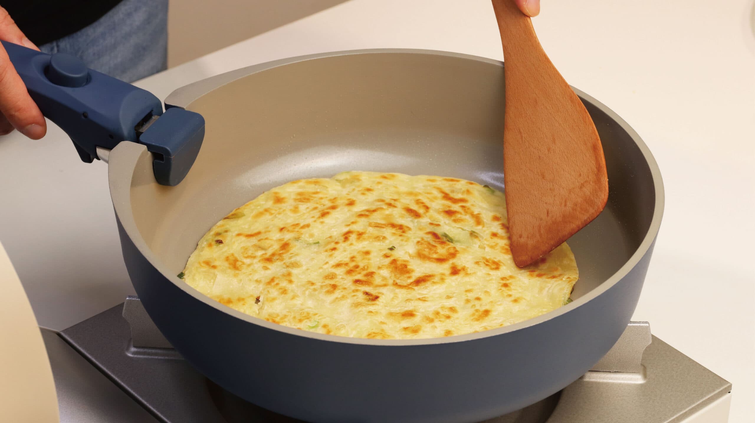 Azmile V-Pan Versatile Fry Pan 26cm 6